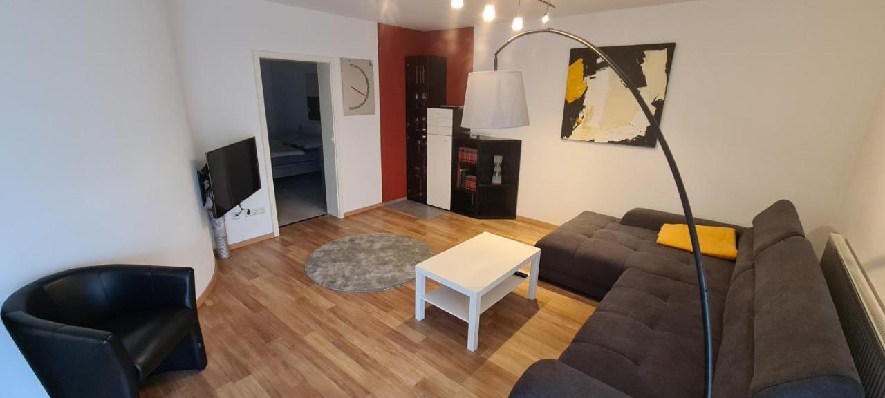 1 Apartment *
